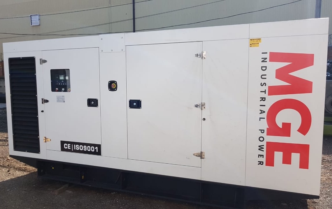 Дизельный генератор Doosan MGE 200-Т400 в кожухе