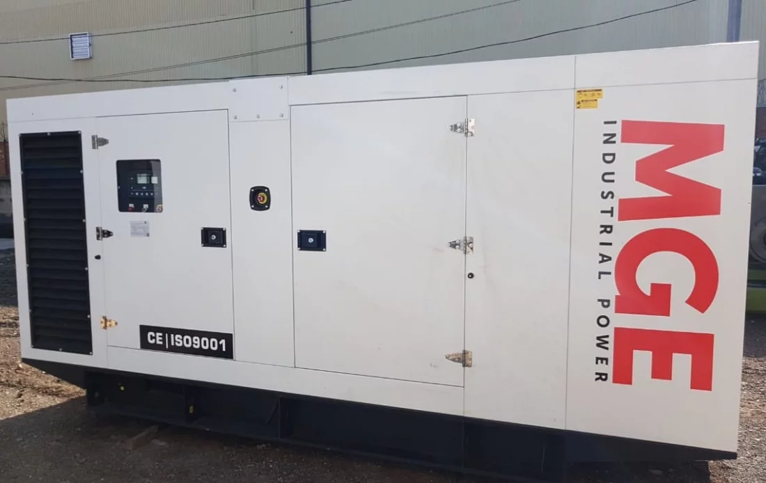 Дизельный генератор Doosan MGE 250-Т400 в кожухе с АВР
